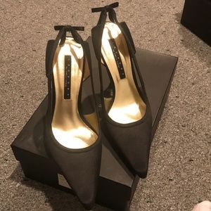 Gorgeous dress pumps. Only worn twice!!